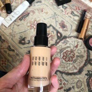 Warm beige skin foundation spf 15 Bobbi brown